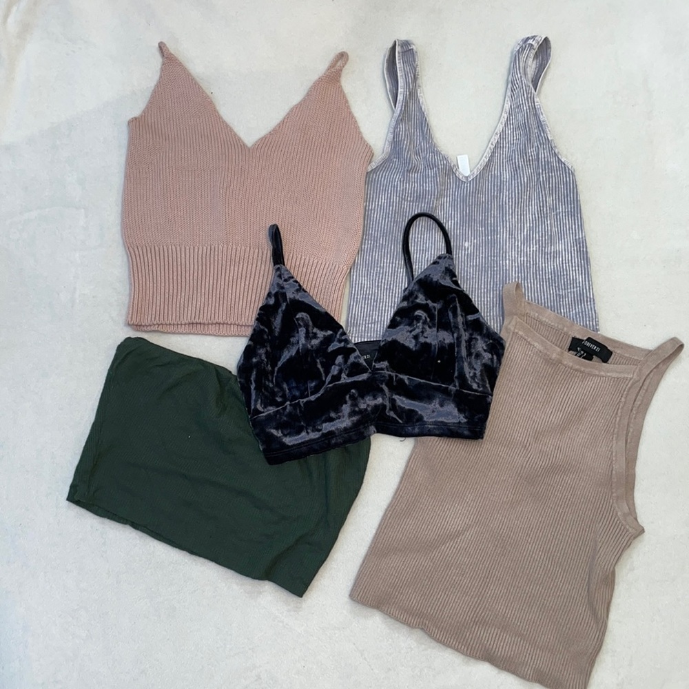 Tank top Bundle *Will throw in Extra Tops!*